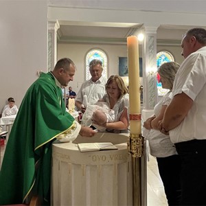 Krštenje petog djeteta obitelji Petrović u Gornjoj Stubici